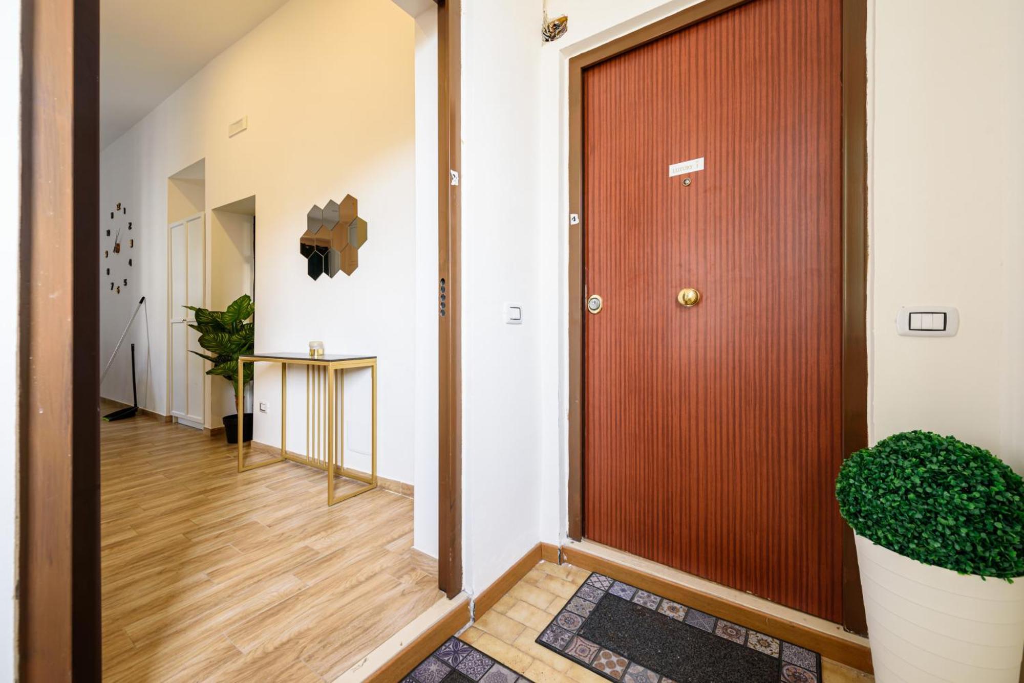 Luxury Apartment In Central City Napoli Dış mekan fotoğraf