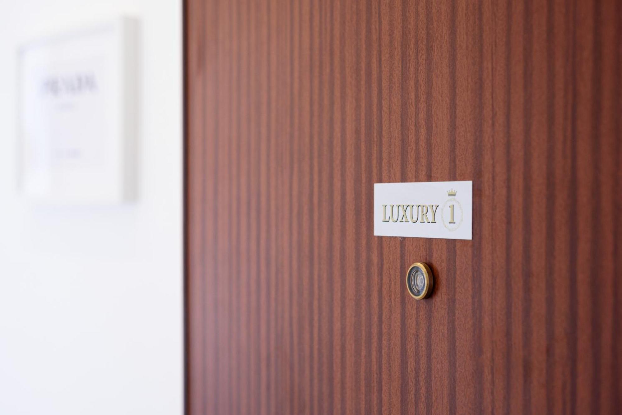 Luxury Apartment In Central City Napoli Dış mekan fotoğraf