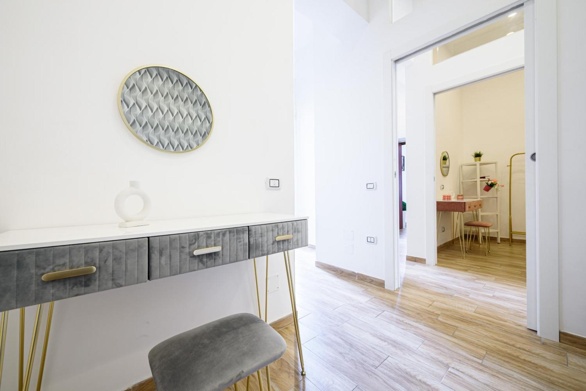 Luxury Apartment In Central City Napoli Dış mekan fotoğraf