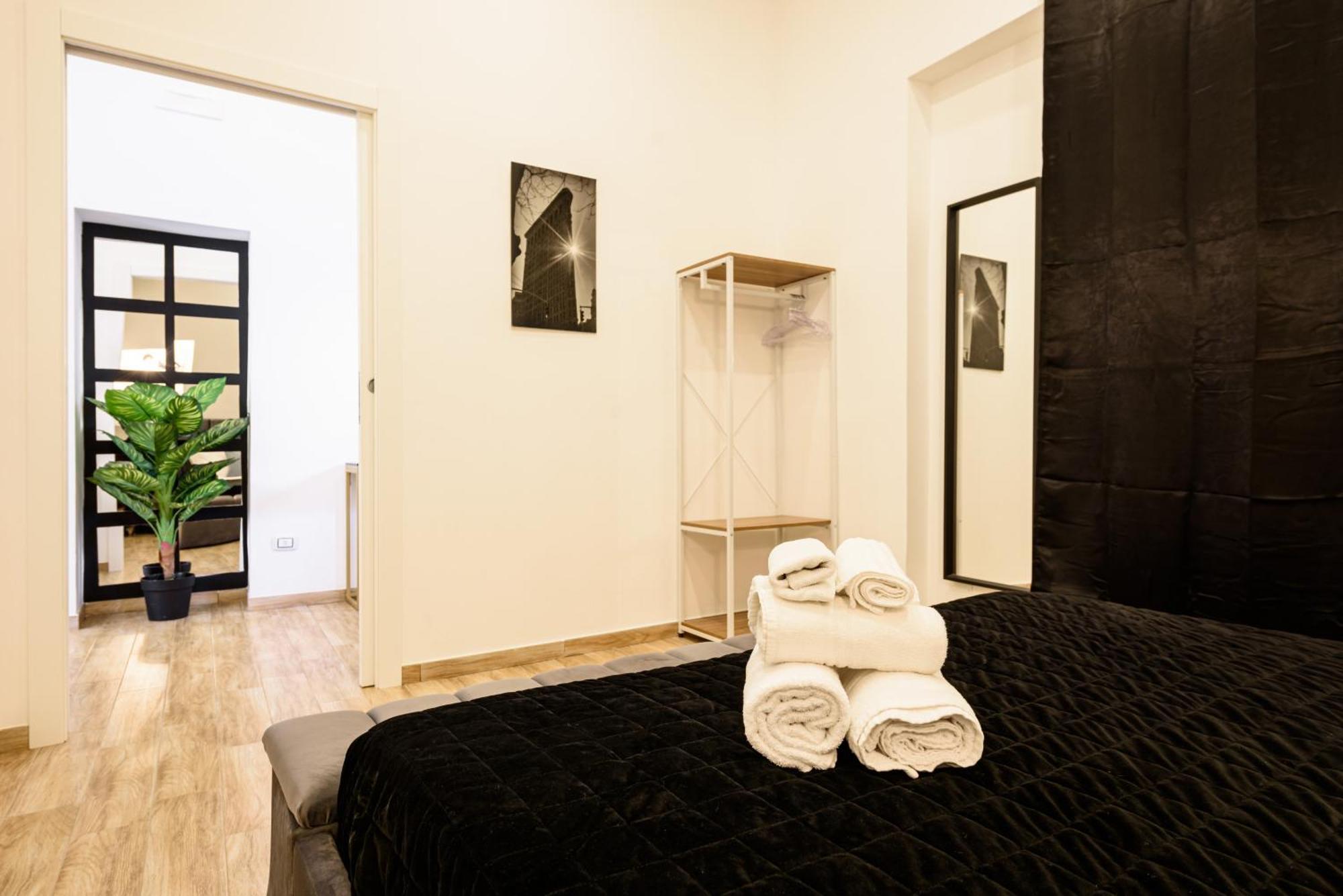 Luxury Apartment In Central City Napoli Dış mekan fotoğraf