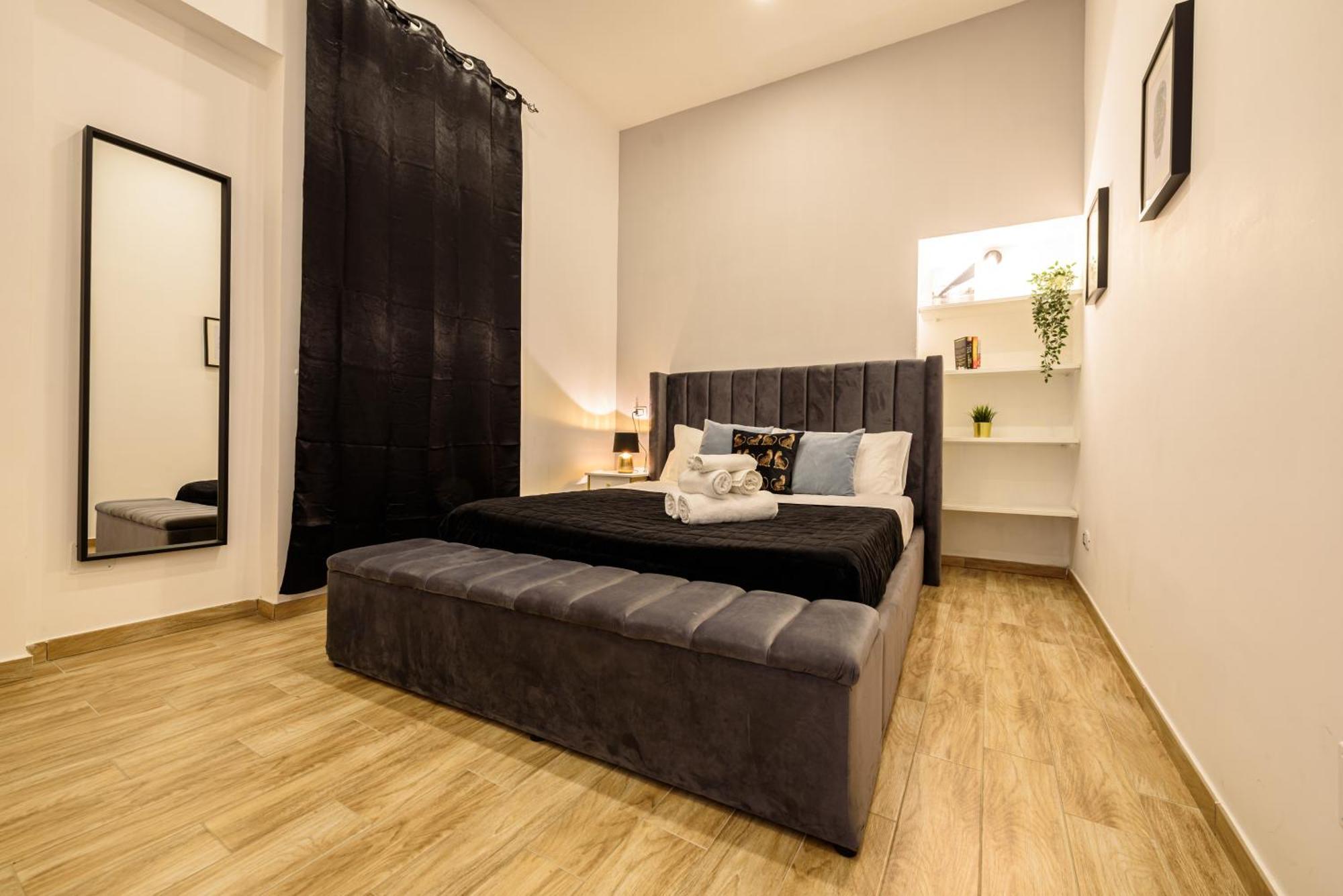 Luxury Apartment In Central City Napoli Dış mekan fotoğraf