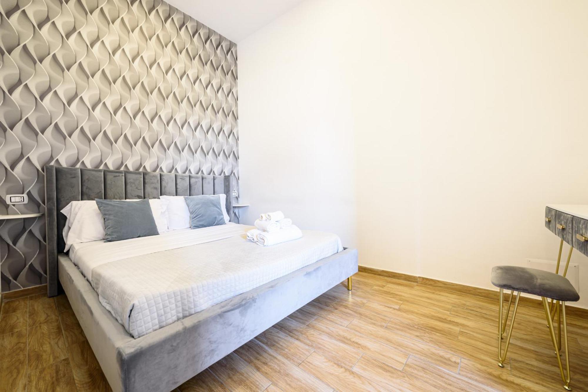 Luxury Apartment In Central City Napoli Dış mekan fotoğraf